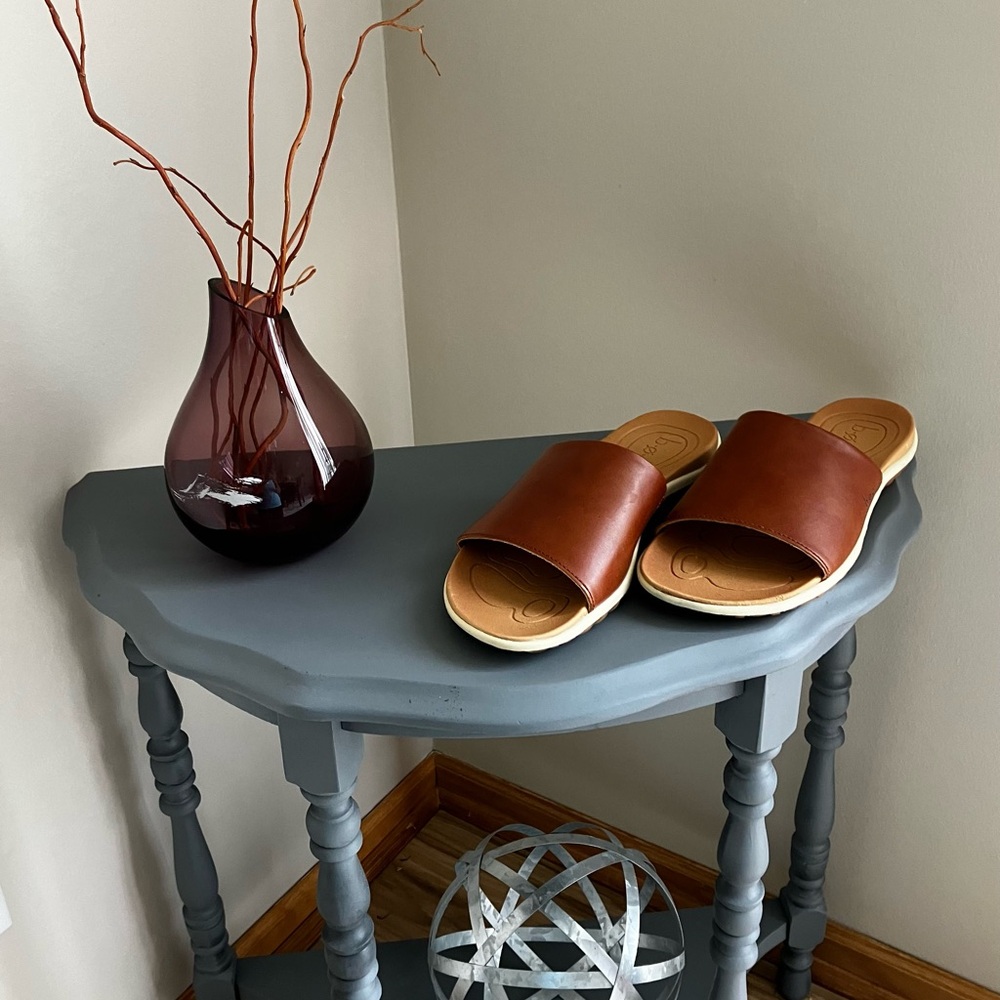 BOC brand woman’s Caramel slides size 10M - New without tags!